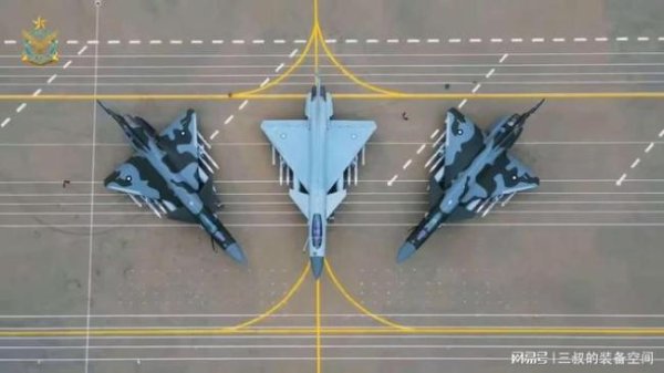 金领速配 歼-10CE成巴基斯坦空军宣传片主角 展现空优实力